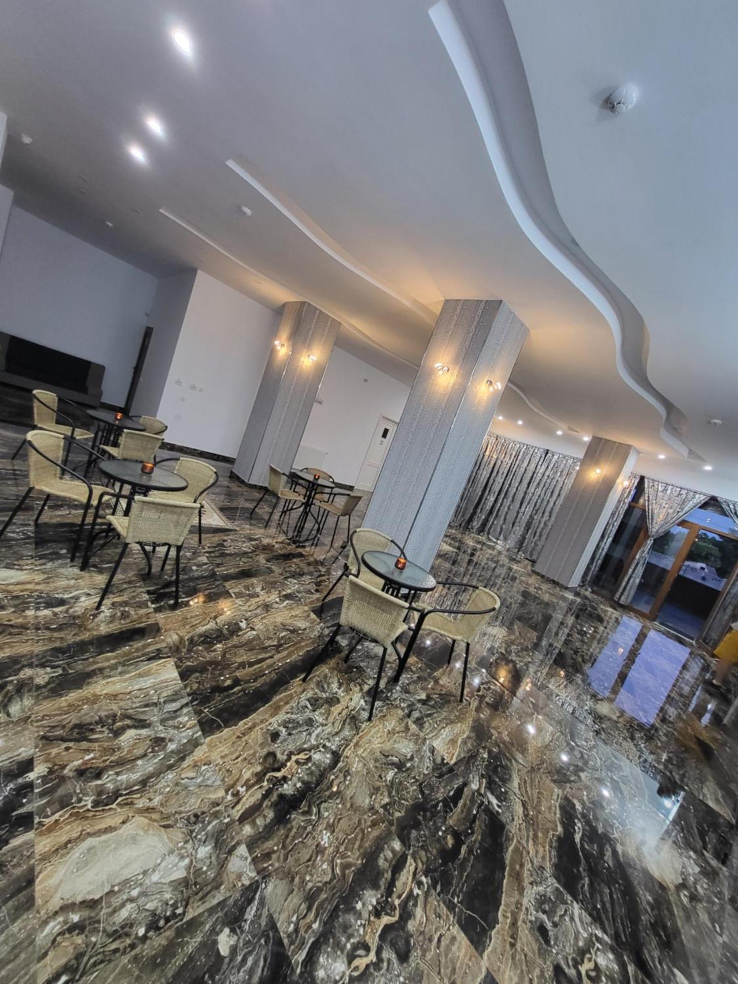 Hotel Damar คอสติเนช ภายนอก รูปภาพ