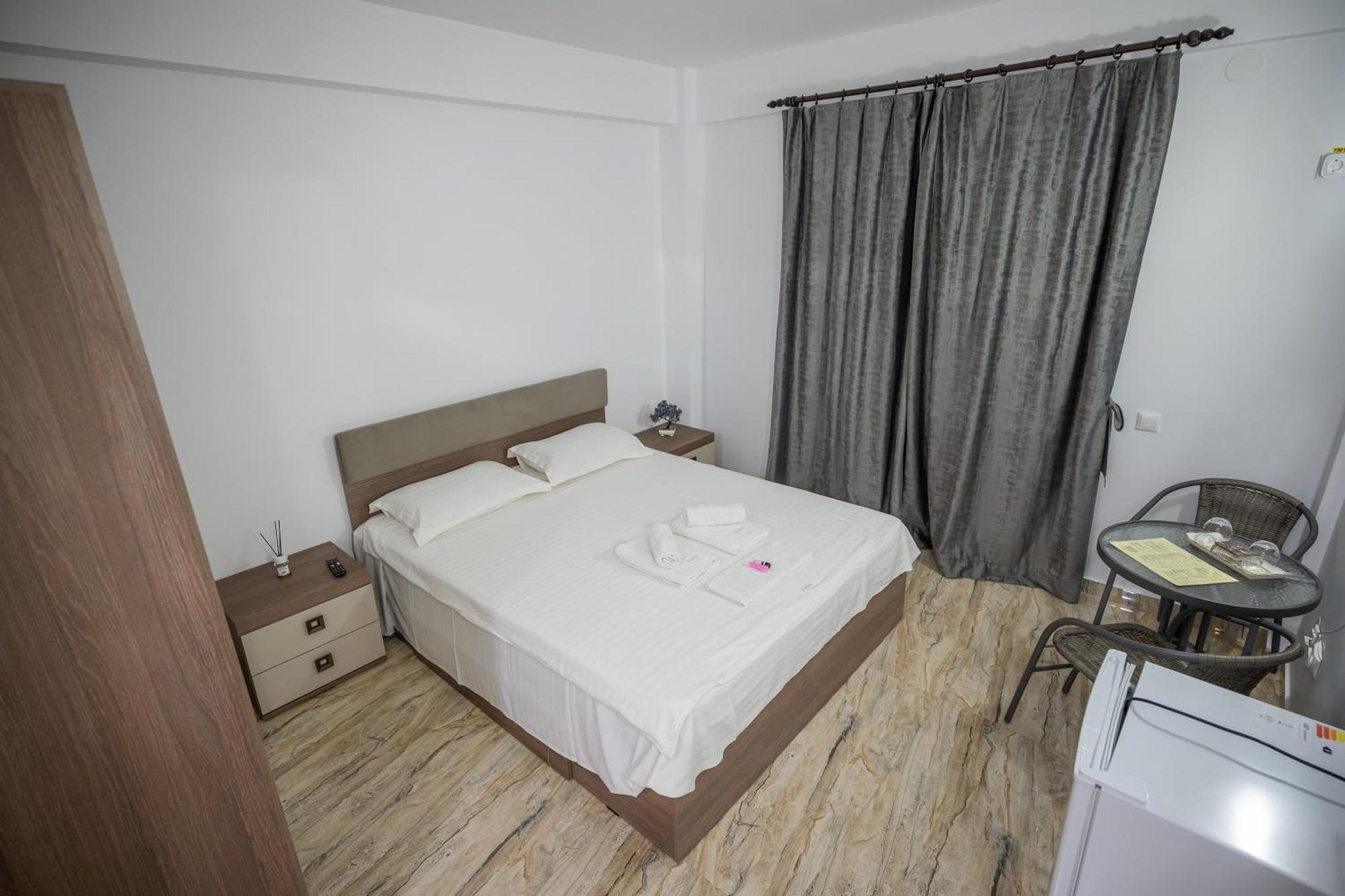 Hotel Damar คอสติเนช ภายนอก รูปภาพ