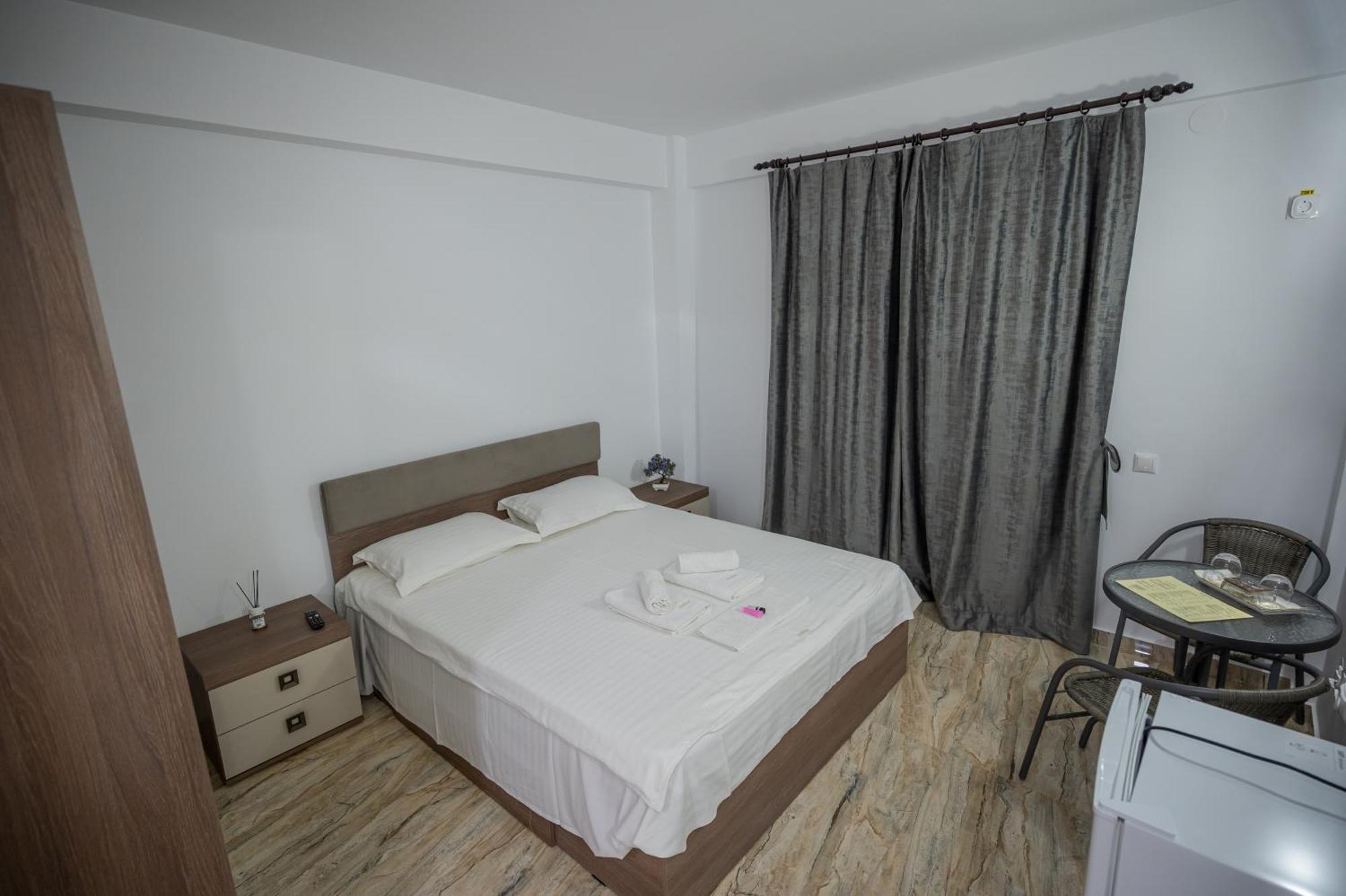 Hotel Damar คอสติเนช ภายนอก รูปภาพ