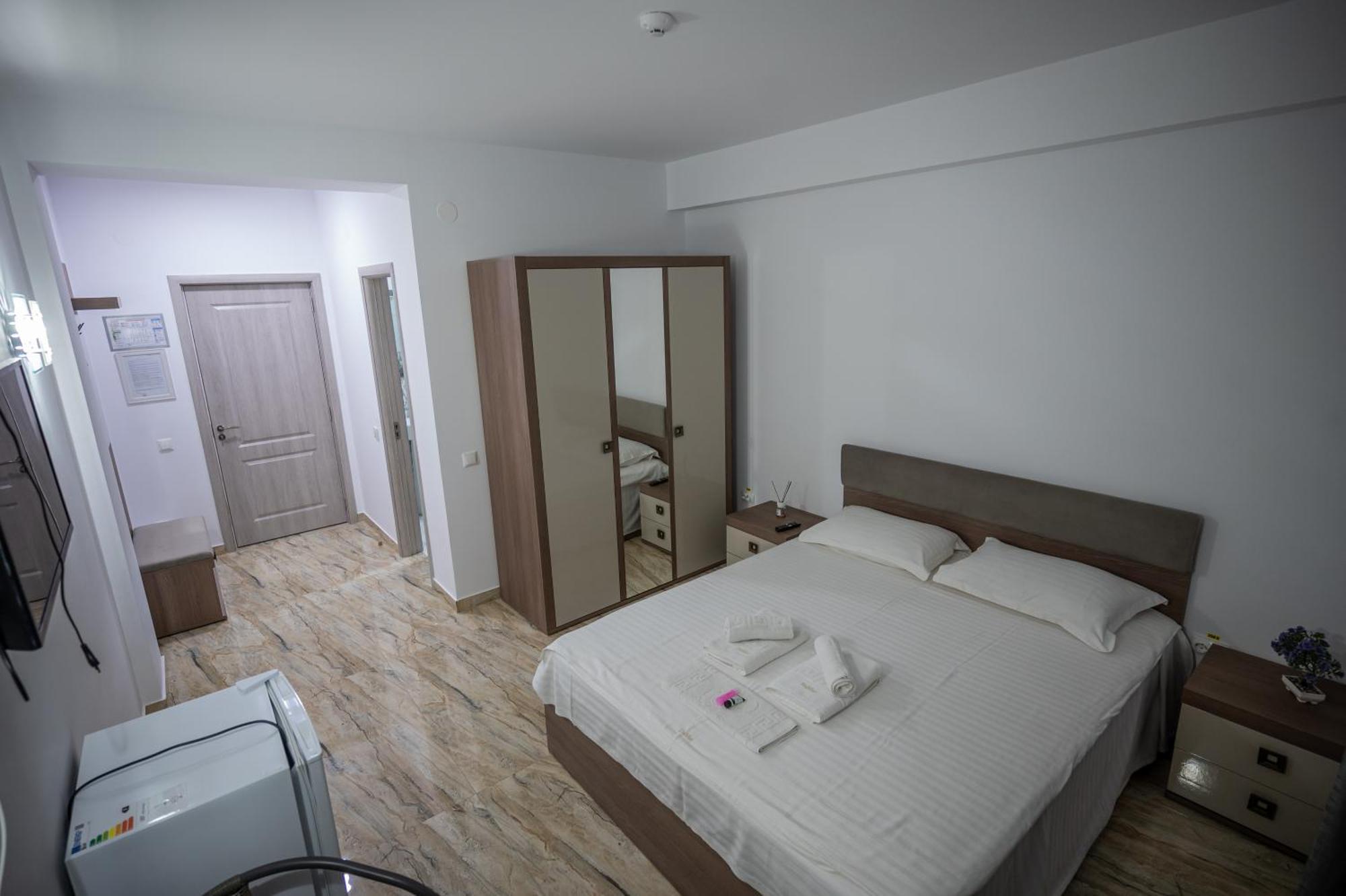 Hotel Damar คอสติเนช ภายนอก รูปภาพ