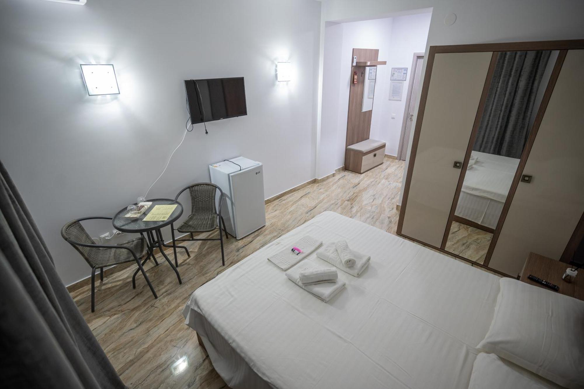 Hotel Damar คอสติเนช ภายนอก รูปภาพ