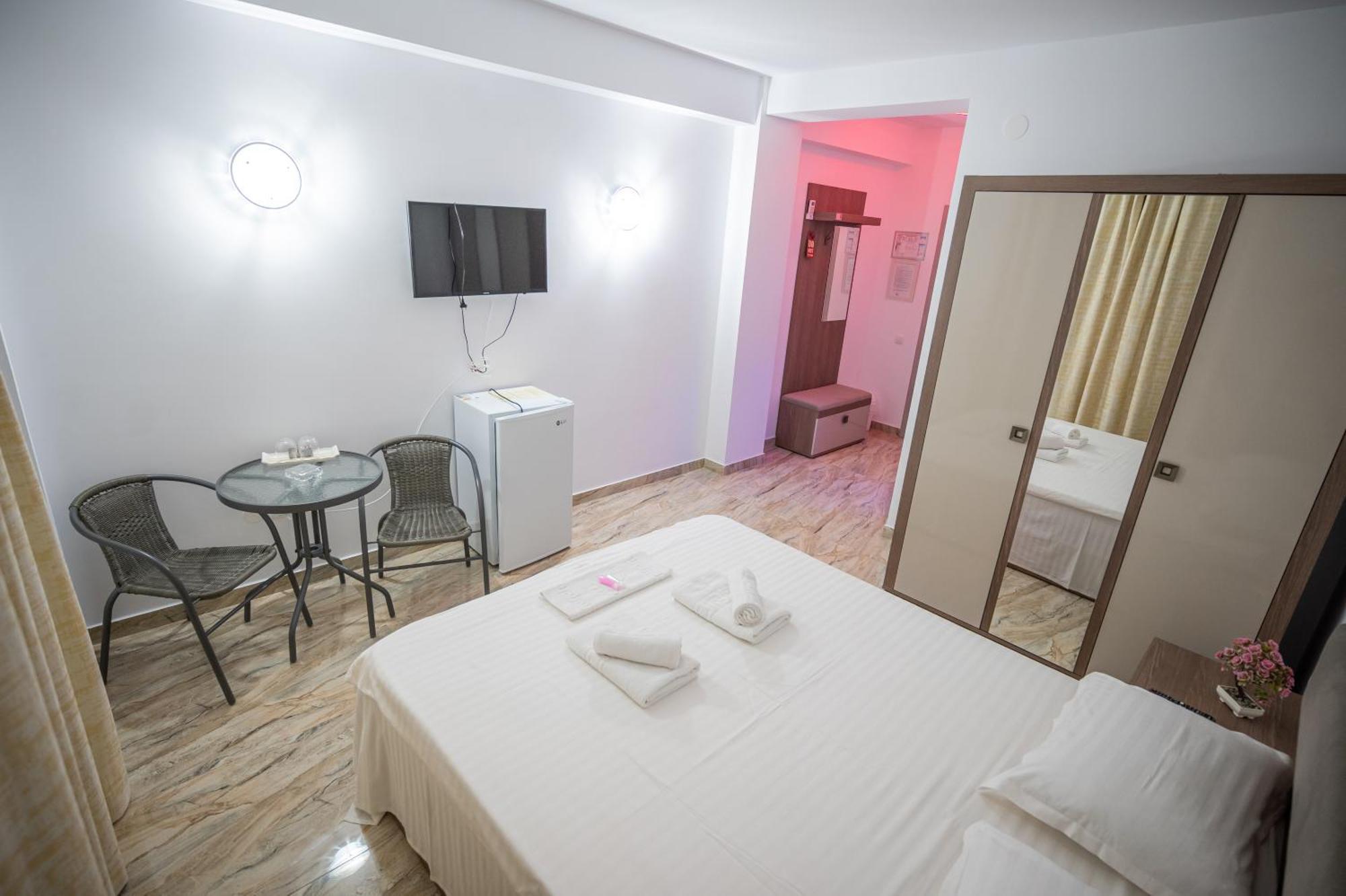 Hotel Damar คอสติเนช ภายนอก รูปภาพ